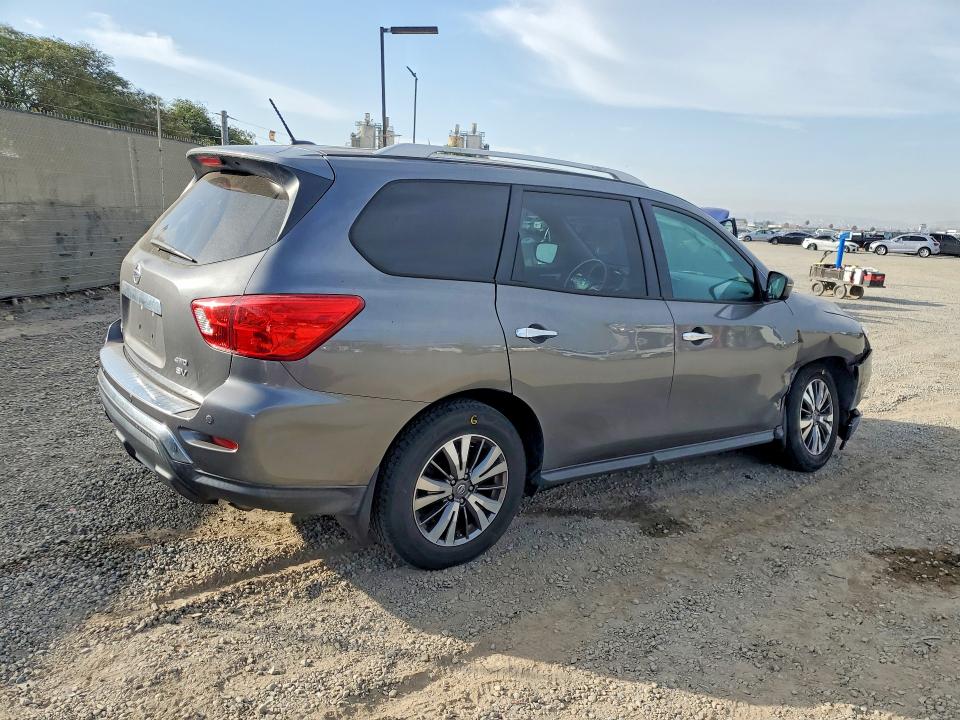Photo 3 from auction – 2017 NISSAN PATHFINDER with VIN 5N1DR2MM7HC600777
