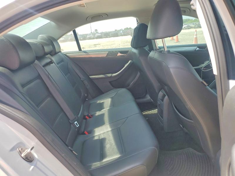 Photo 10 from auction – 2017 VOLKSWAGEN JETTA with VIN 3VWB67AJ6HM339391
