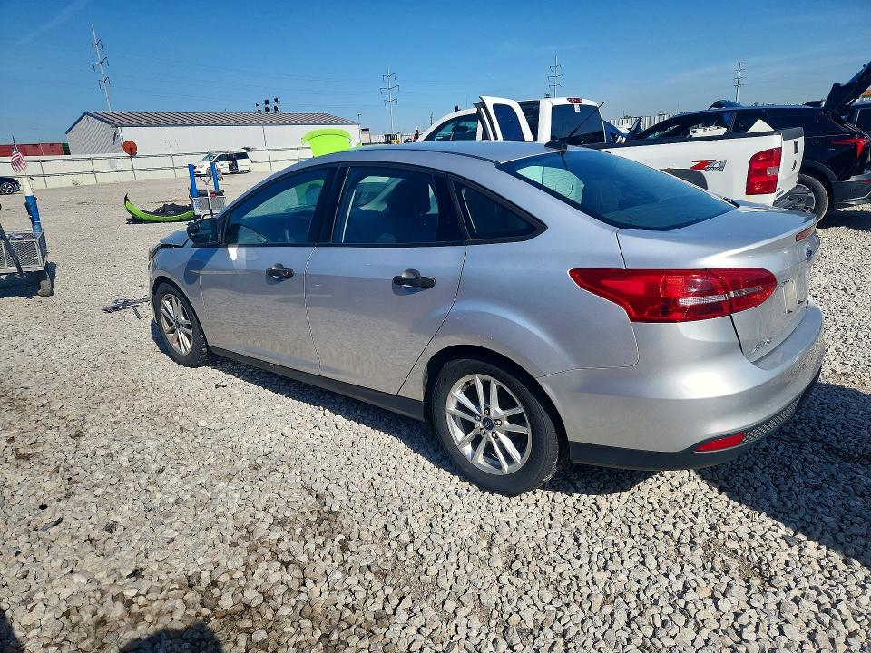 Photo 2 from auction – 2015 FORD FOCUS with VIN 1FADP3E25FL367479