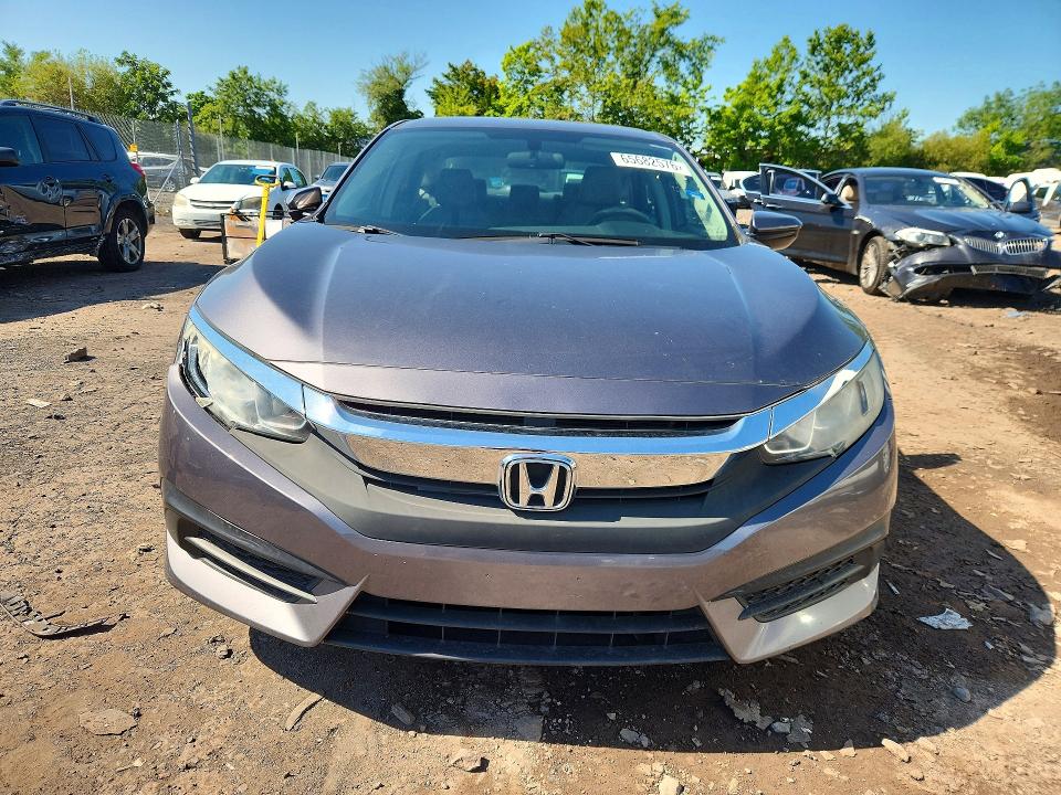 Photo 5 from auction – 2018 HONDA CIVIC with VIN 19XFC2F5XJE011452