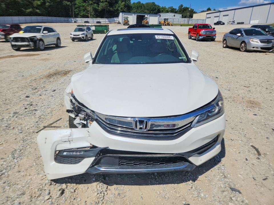 Photo 5 from auction – 2016 HONDA ACCORD with VIN 1HGCR2F92GA168667