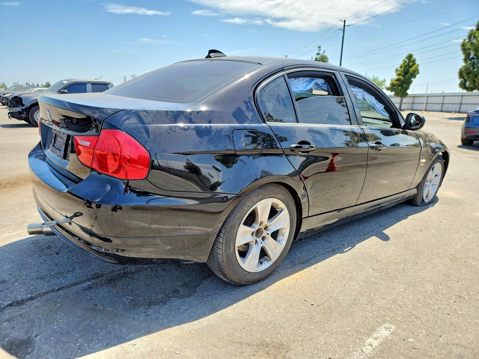 Photo 3 from auction – 2011 BMW 328 with VIN WBAPK7G54BNN49156