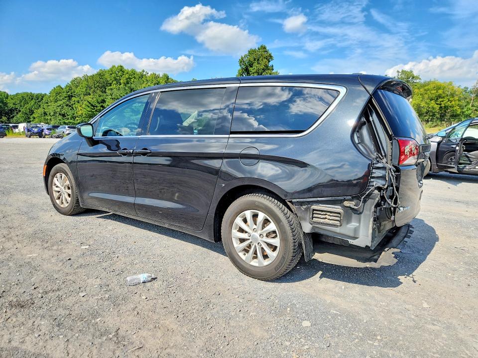 Photo 2 from auction – 2017 CHRYSLER PACIFICA with VIN 2C4RC1DG8HR713211