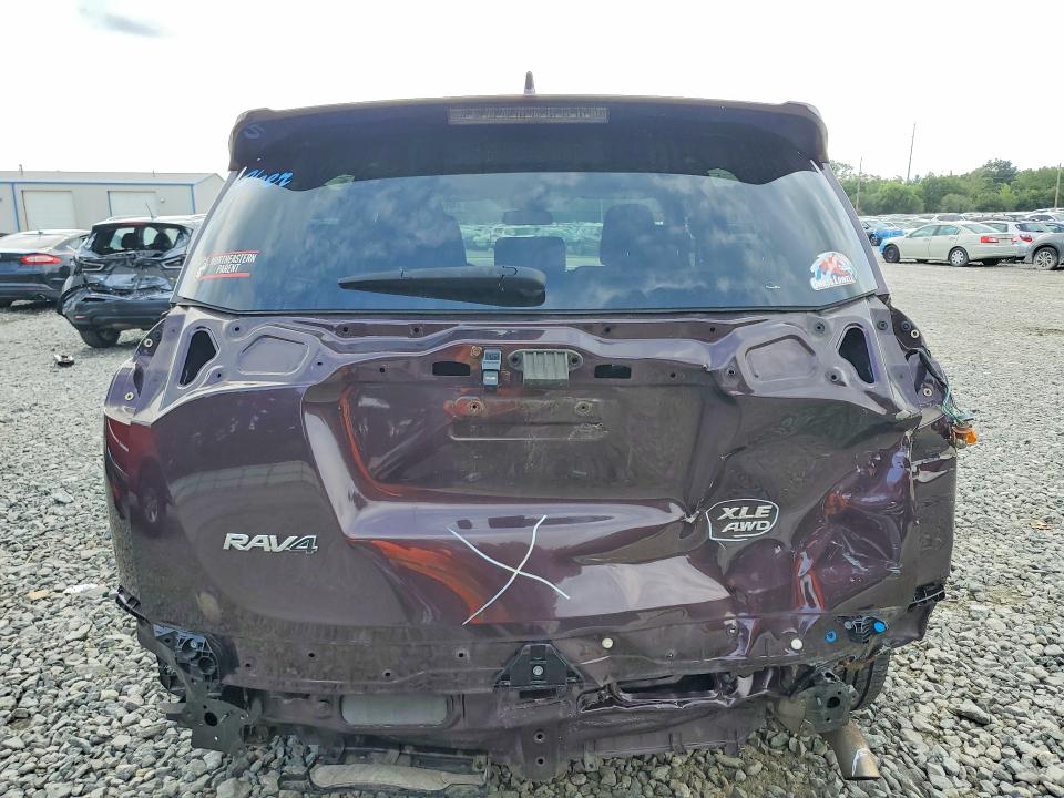 Photo 6 from auction – 2017 TOYOTA RAV4 with VIN 2T3RFREV3HW567874