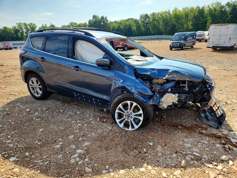 Photo 4 from auction – 2018 FORD ESCAPE with VIN 1FMCU0GD4JUB03454