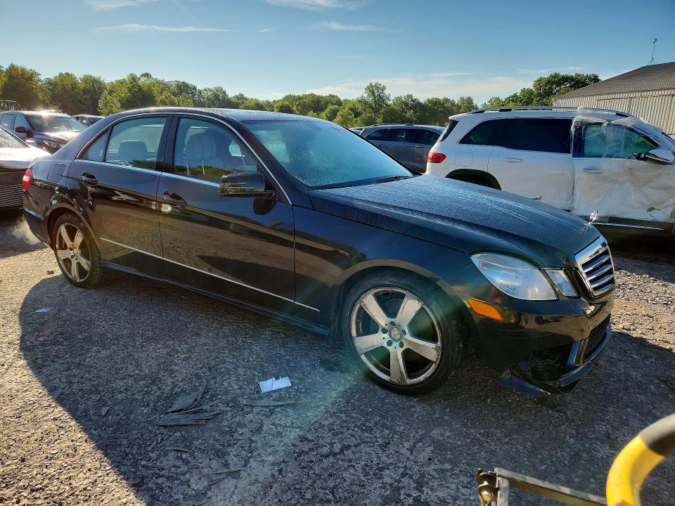 Photo 4 from auction – 2011 MERCEDES-BENZ E with VIN WDDHF8HB0BA297957