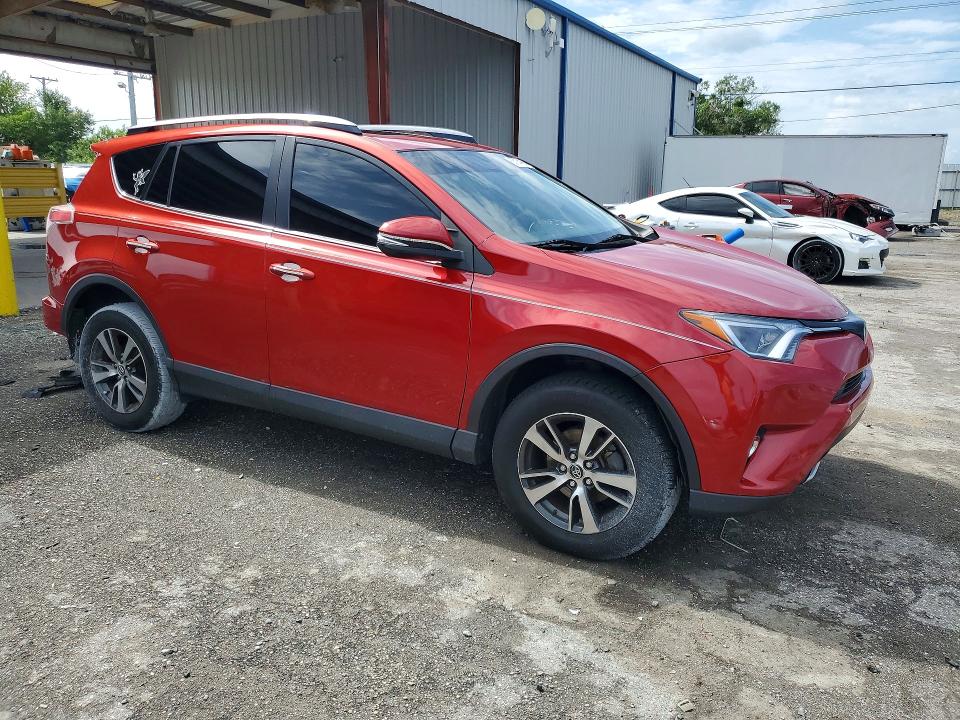 Photo 4 from auction – 2017 TOYOTA RAV4 with VIN JTMWFREV9HJ142693