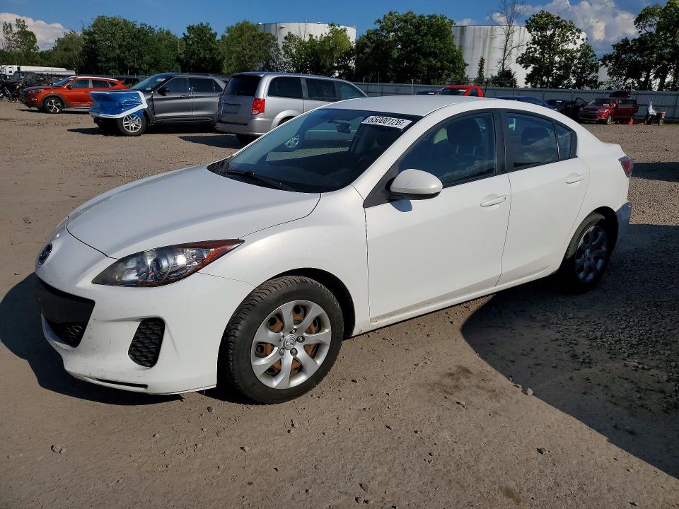 MAZDA 3 2013 с VIN JM1BL1UF8D1773058 - Снимка от търг