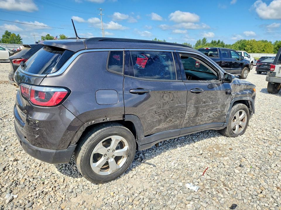 Photo 3 from auction – 2018 JEEP COMPASS with VIN 3C4NJDBB8JT168174