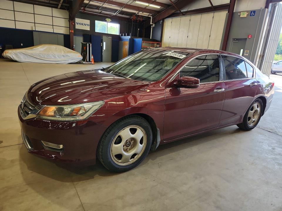 HONDA ACCORD 2013 with VIN 1HGCR2F8XDA137721 - Photo from auction