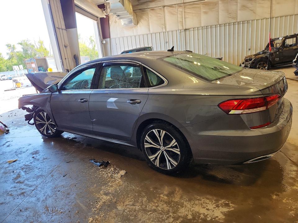 Photo 2 from auction – 2020 VOLKSWAGEN PASSAT with VIN 1VWCA7A36LC023939