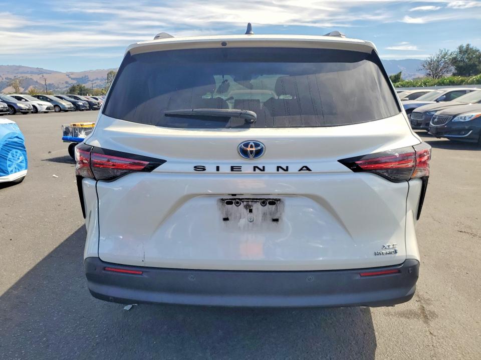 Photo 6 from auction – 2021 TOYOTA SIENNA with VIN 5TDYRKEC6MS042280