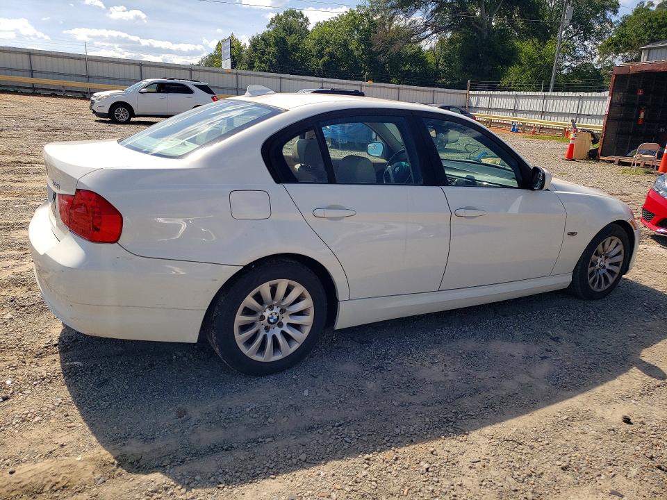 Photo 3 from auction – 2009 BMW 328 with VIN WBAPH73589E126837