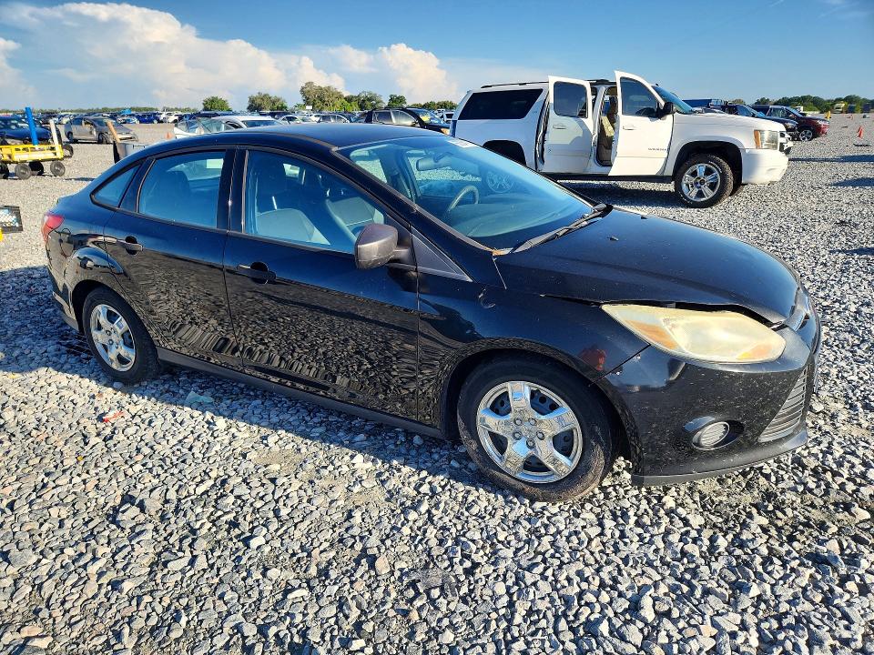 Photo 4 from auction – 2014 FORD FOCUS with VIN 1FADP3E23EL339601