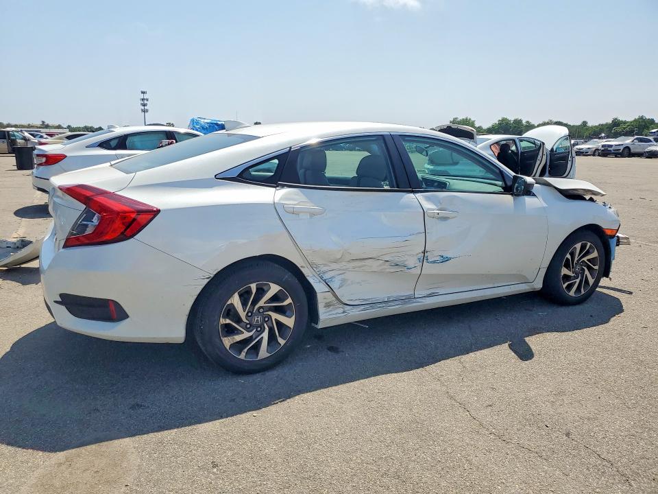Photo 3 from auction – 2017 HONDA CIVIC with VIN 19XFC2F74HE207706