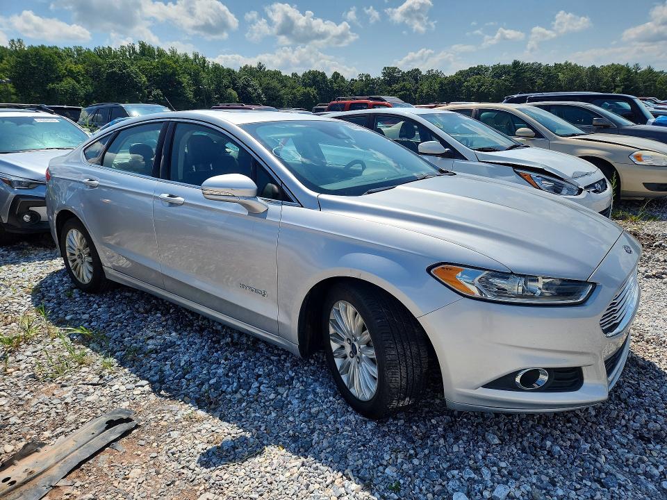 Photo 4 from auction – 2016 FORD FUSION with VIN 3FA6P0LU6GR130773