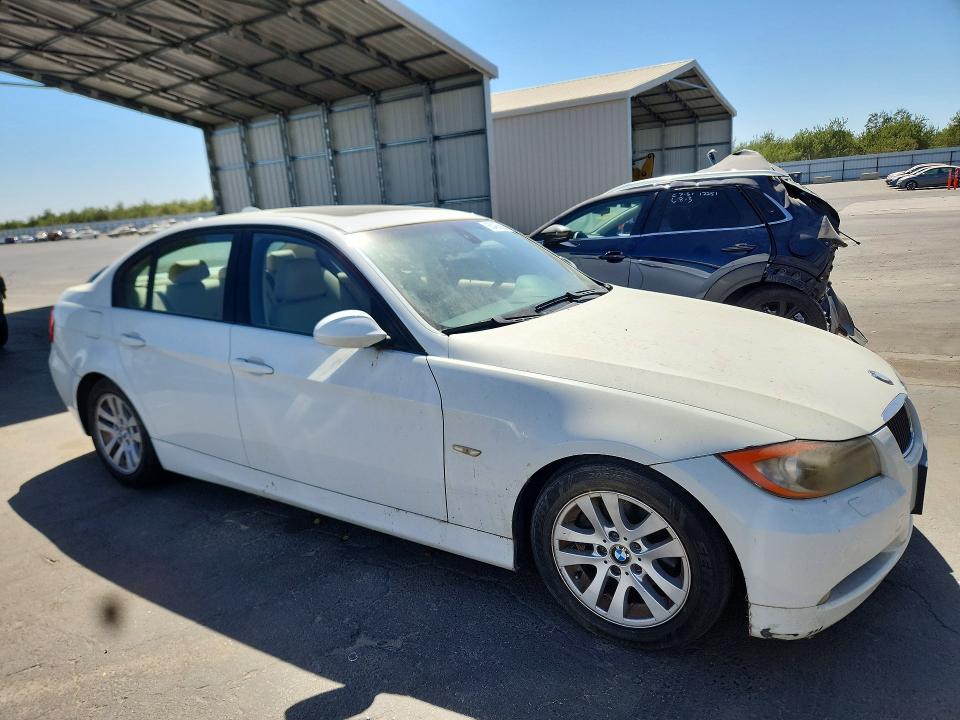 Photo 4 from auction – 2006 BMW 325 with VIN WBAVB13576KX34481