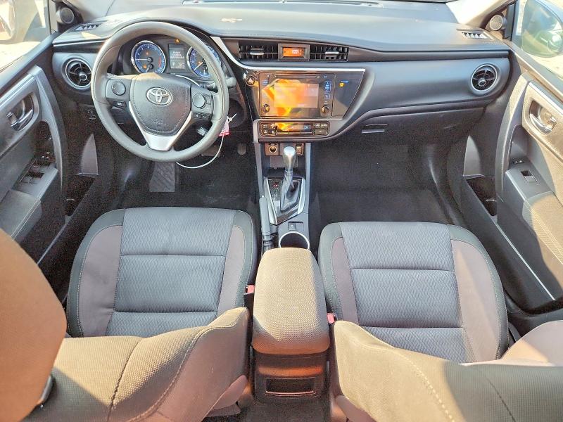 Снимка 8 от търг – 2018 TOYOTA COROLLA с VIN 2T1BURHE8JC095061