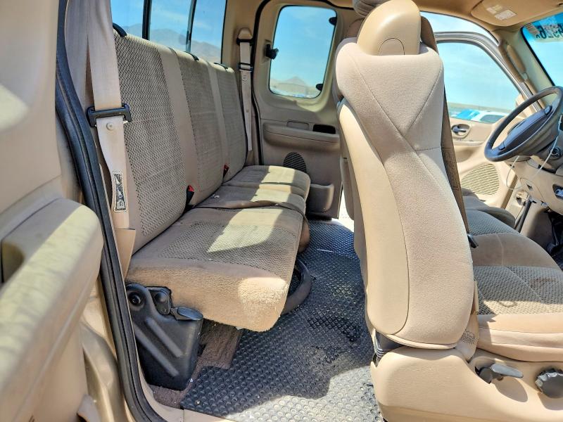 Zdjęcie 10 z aukcji – 2002 FORD F150 z VIN 1FTRX18L02NB60389