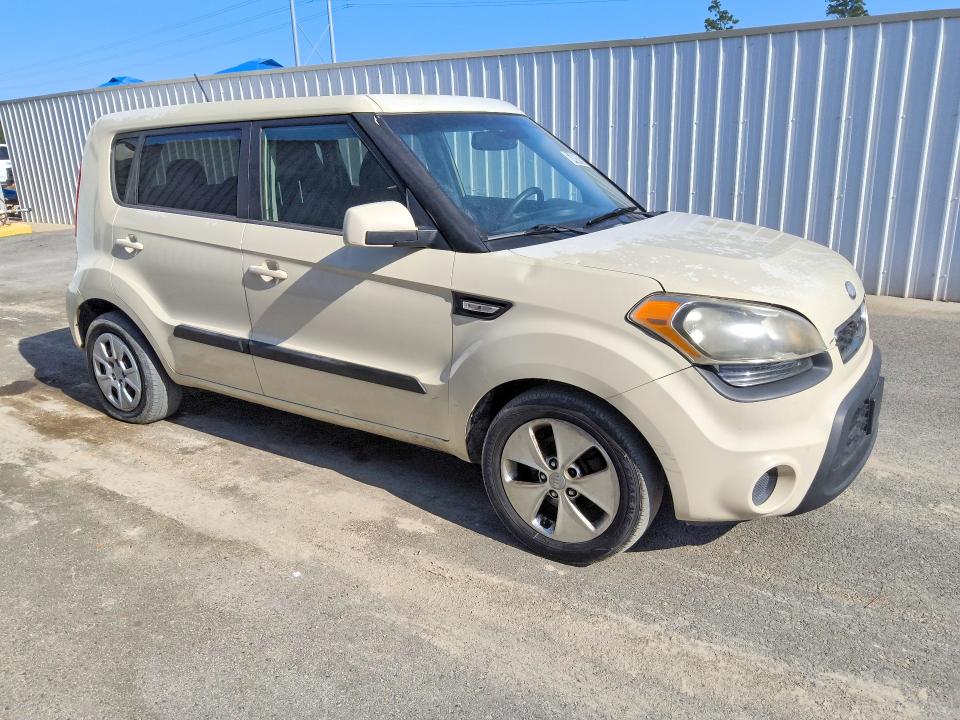Photo 4 from auction – 2013 KIA SOUL with VIN KNDJT2A55D7509323