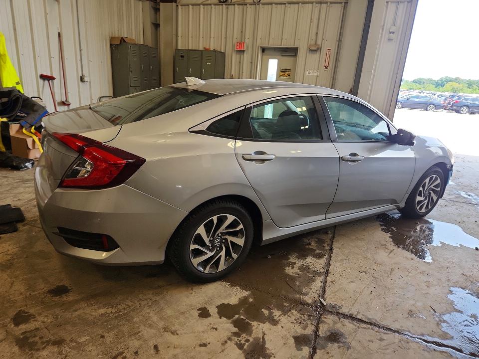 Photo 3 from auction – 2018 HONDA CIVIC with VIN 2HGFC2F76JH550979