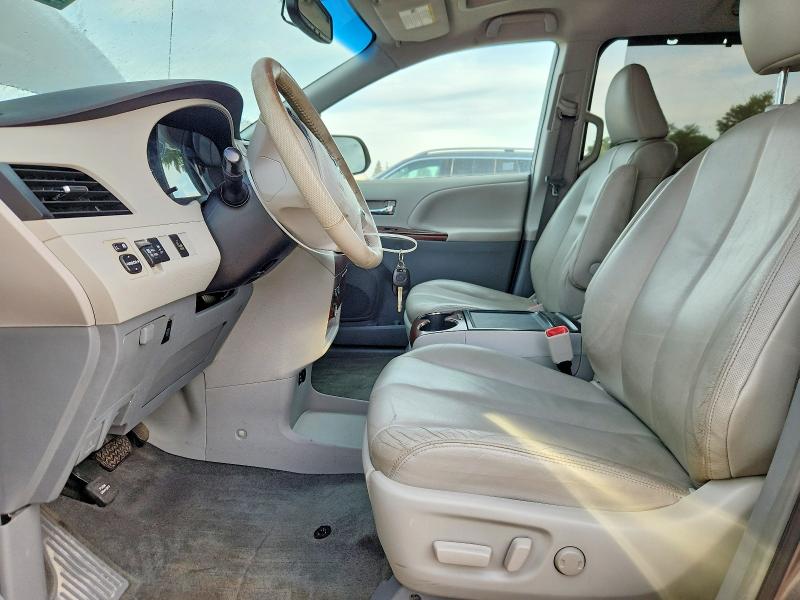 Photo 7 from auction – 2014 TOYOTA SIENNA with VIN 5TDYK3DC5ES464831
