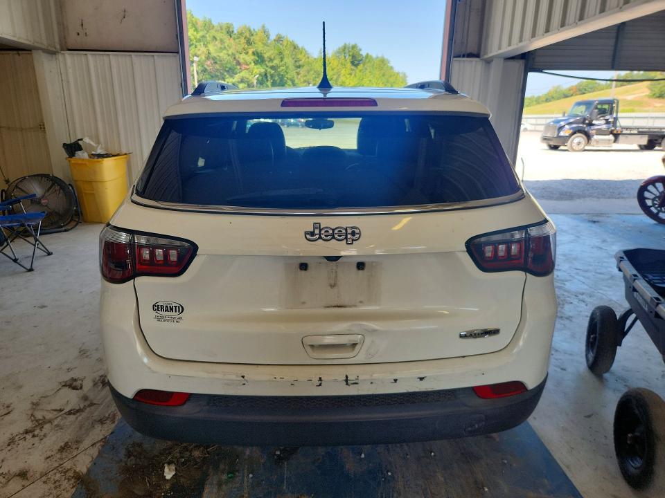 Снимка 6 от търг – 2019 JEEP COMPASS с VIN 3C4NJCBB7KT769412