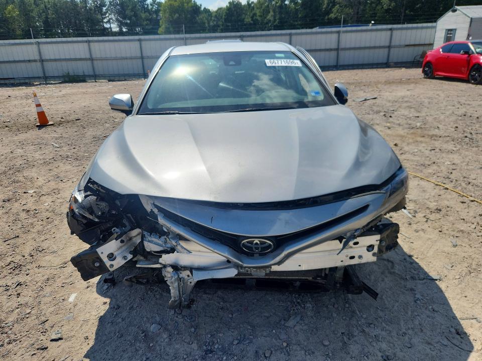 Photo 5 from auction – 2022 TOYOTA CAMRY with VIN 4T1T11AK2NU016759