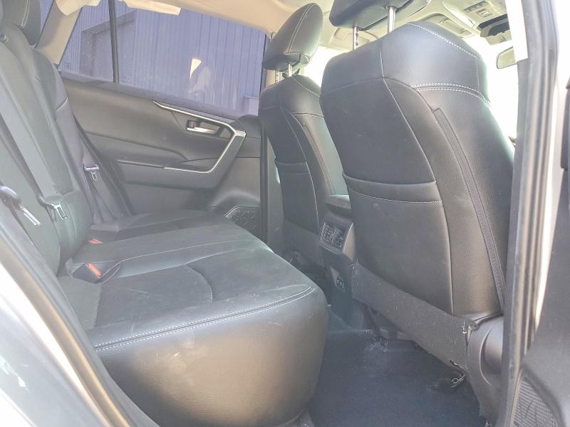 Photo 11 from auction – 2020 TOYOTA RAV4 with VIN 2T3P1RFV5LW125093
