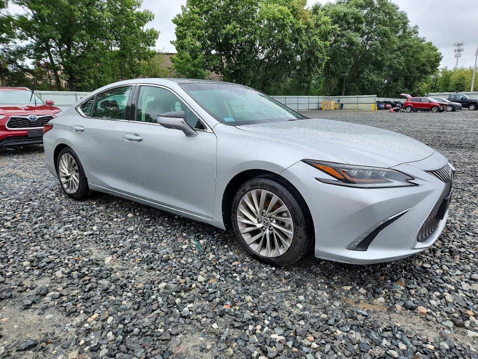 Photo 4 from auction – 2019 LEXUS ES with VIN 58ABZ1B15KU018391