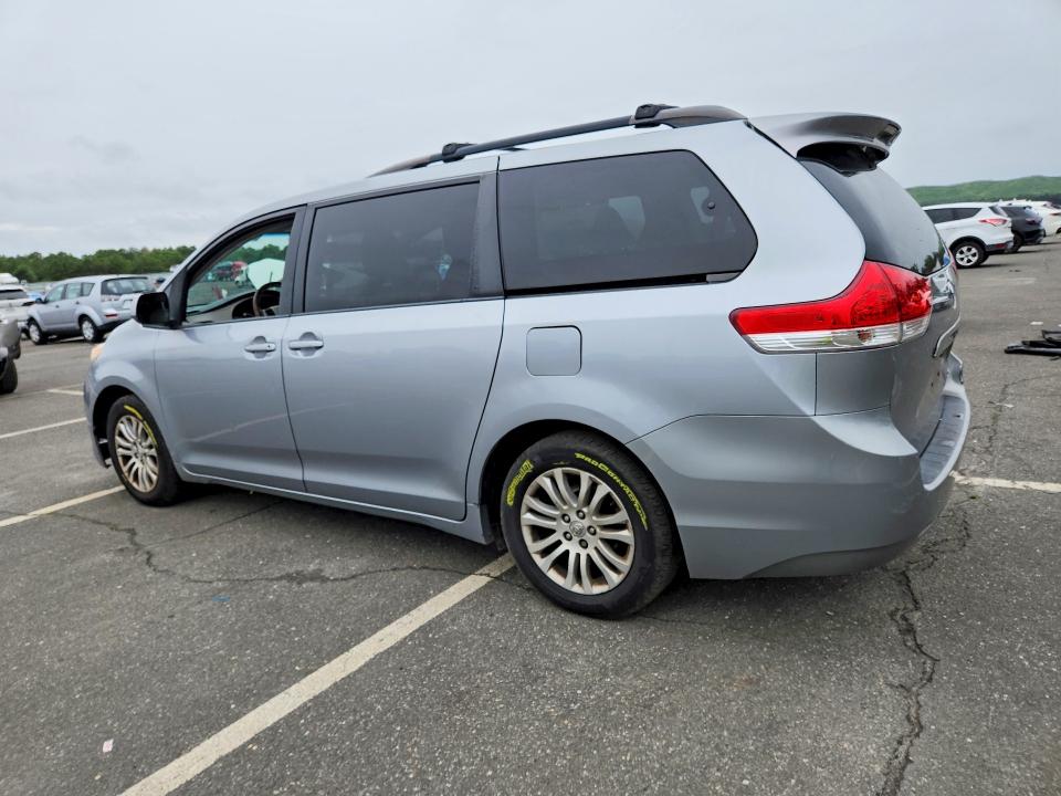 Photo 2 from auction – 2013 TOYOTA SIENNA with VIN 5TDYK3DC6DS369810