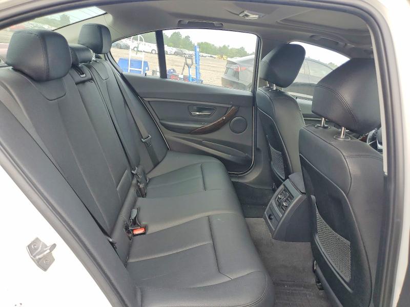 Photo 10 from auction – 2014 BMW 328 with VIN WBA3B5C53EP543379
