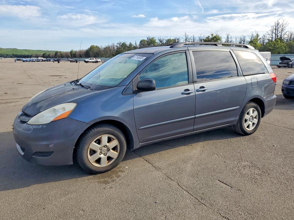 TOYOTA SIENNA 2010 with VIN 5TDKK4CC5AS297460 - Photo from auction