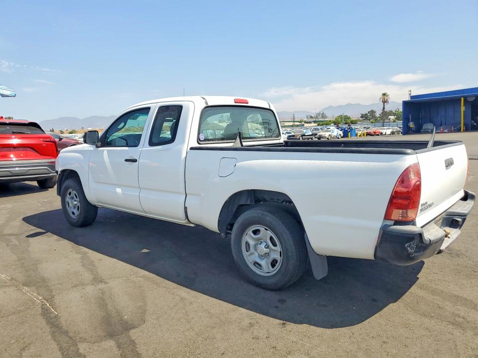 Photo 2 from auction – 2015 TOYOTA TACOMA with VIN 5TFTX4CN9FX054033