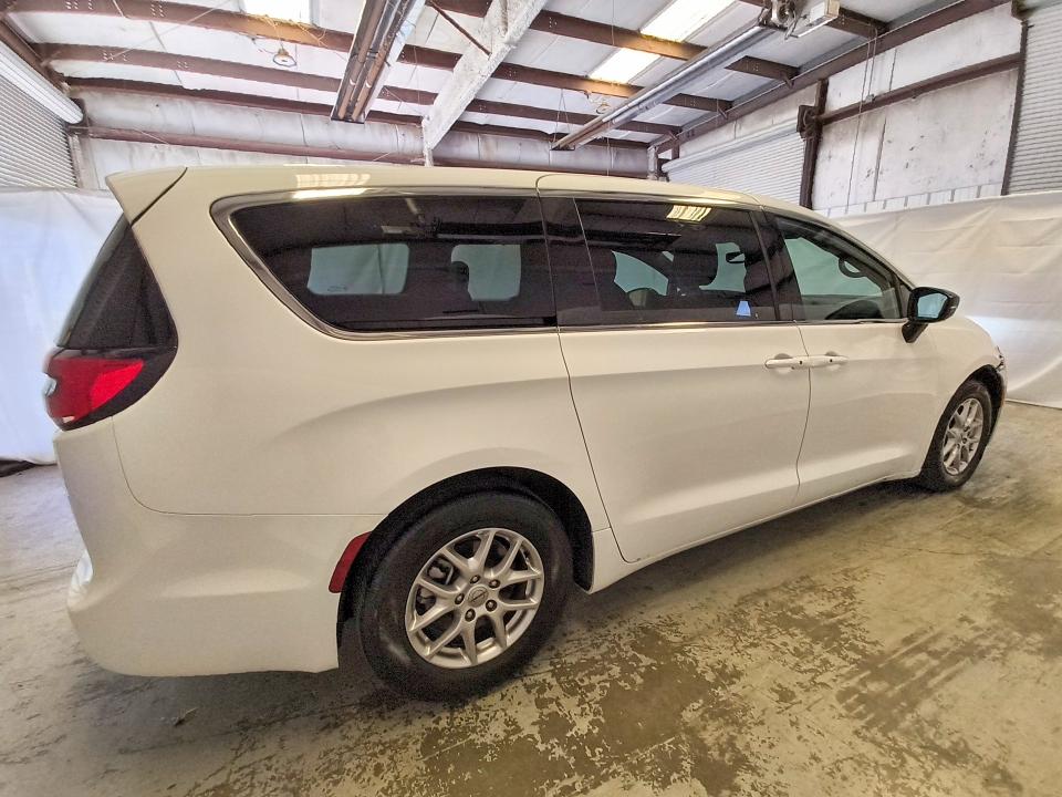 Photo 3 from auction – 2025 CHRYSLER PACIFICA with VIN 2C4RC1BGXSR520973