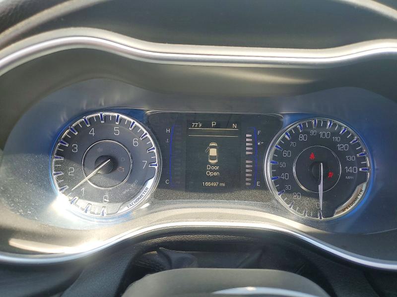 Foto 9 de la subasta – 2015 CHRYSLER 200 con VIN 1C3CCCAB4FN605595