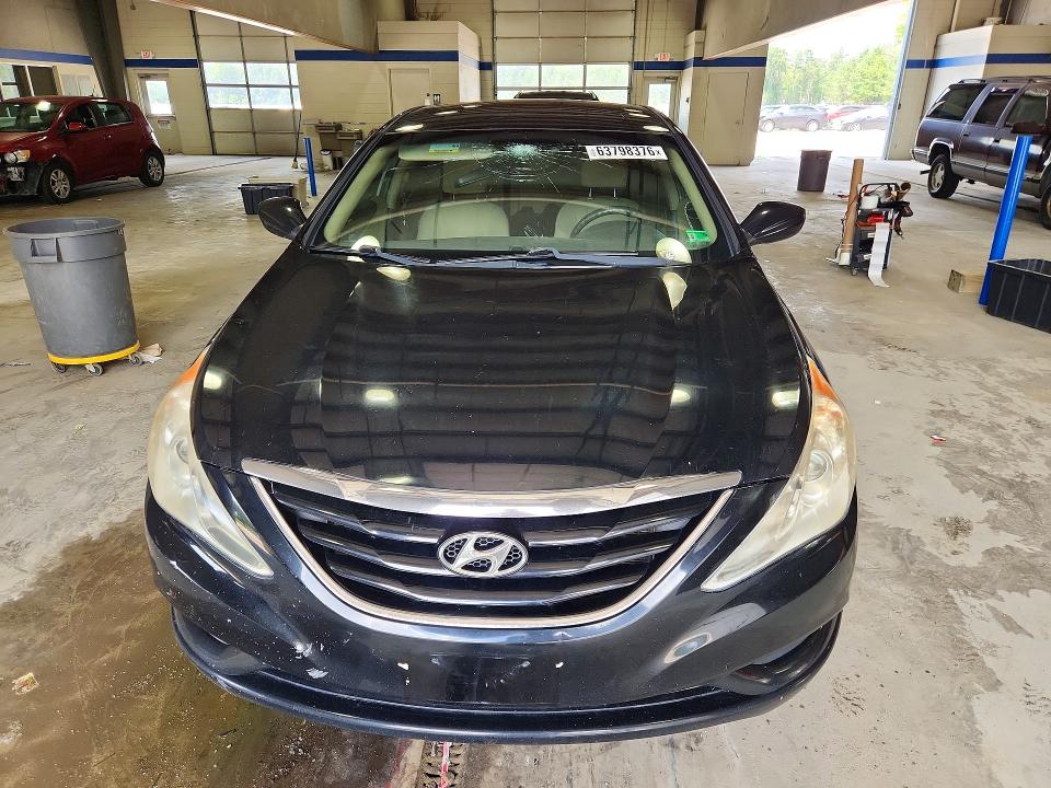Photo 5 from auction – 2011 HYUNDAI SONATA with VIN 5NPEB4AC8BH114012