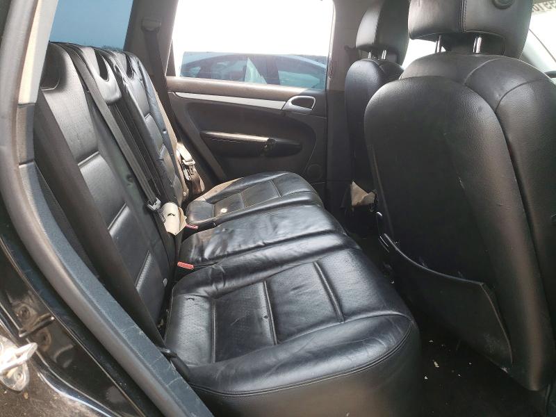 Photo 10 from auction – 2004 PORSCHE CAYENNE with VIN WP1AC29P14LA90138
