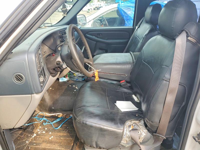 Снимка 7 от търг – 2000 CHEVROLET SUBURBAN с VIN 3GNGK26U4YG170889