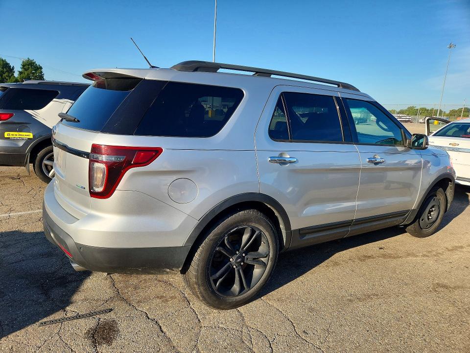 Photo 3 from auction – 2014 FORD EXPLORER with VIN 1FM5K8GTXEGA93098