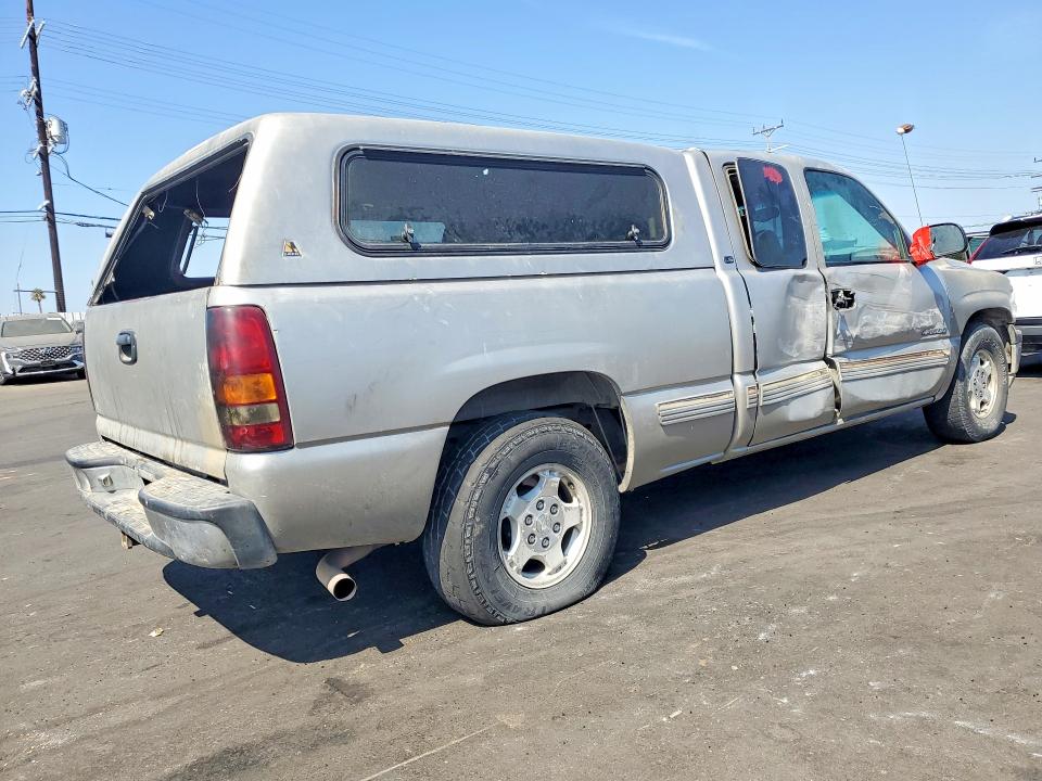 Photo 3 from auction – 2000 CHEVROLET SILVERADO with VIN 1GCEC19VXYZ352995
