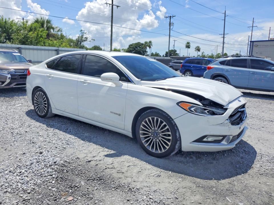 Photo 4 from auction – 2017 FORD FUSION with VIN 3FA6P0RU6HR314684