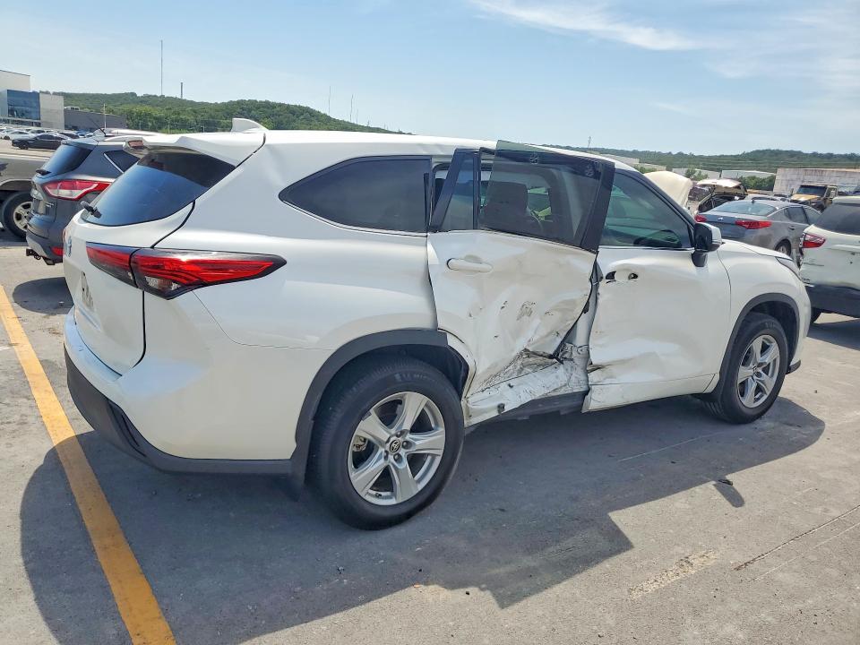 Photo 3 from auction – 2020 TOYOTA HIGHLANDER with VIN 5TDCZRAH8LS013866