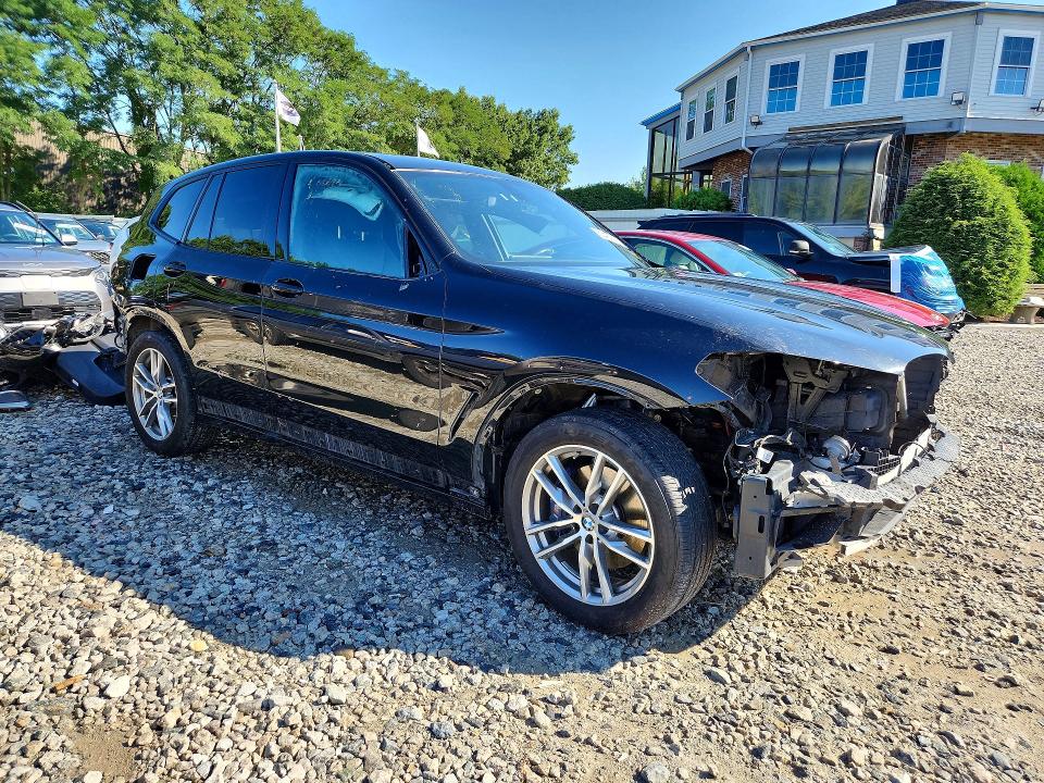 Photo 4 from auction – 2018 BMW X3 with VIN 5UXTS3C5XJ0Y94993