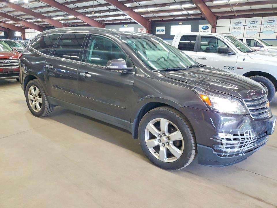 Photo 4 from auction – 2017 CHEVROLET TRAVERSE with VIN 1GNKVGKD8HJ215982