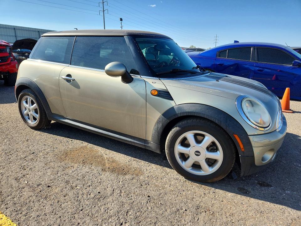 Photo 4 from auction – 2009 MINI COOPER with VIN WMWMF33579TW78309