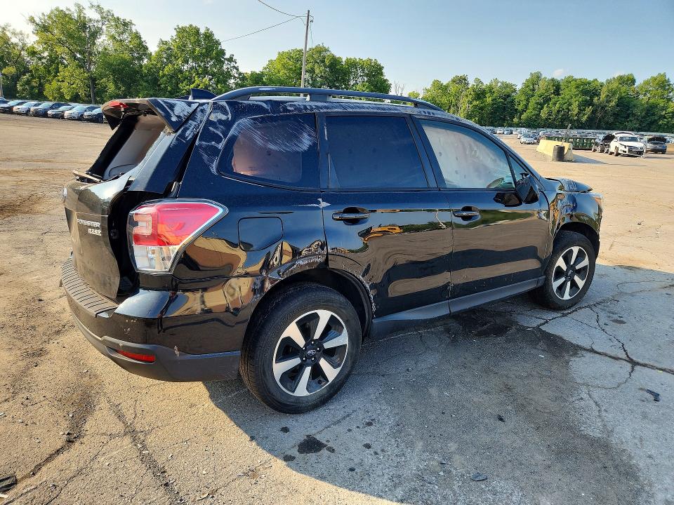 صورة رقم 3 من المزاد - 2017 SUBARU FORESTER مع VIN JF2SJAGC9HH553949