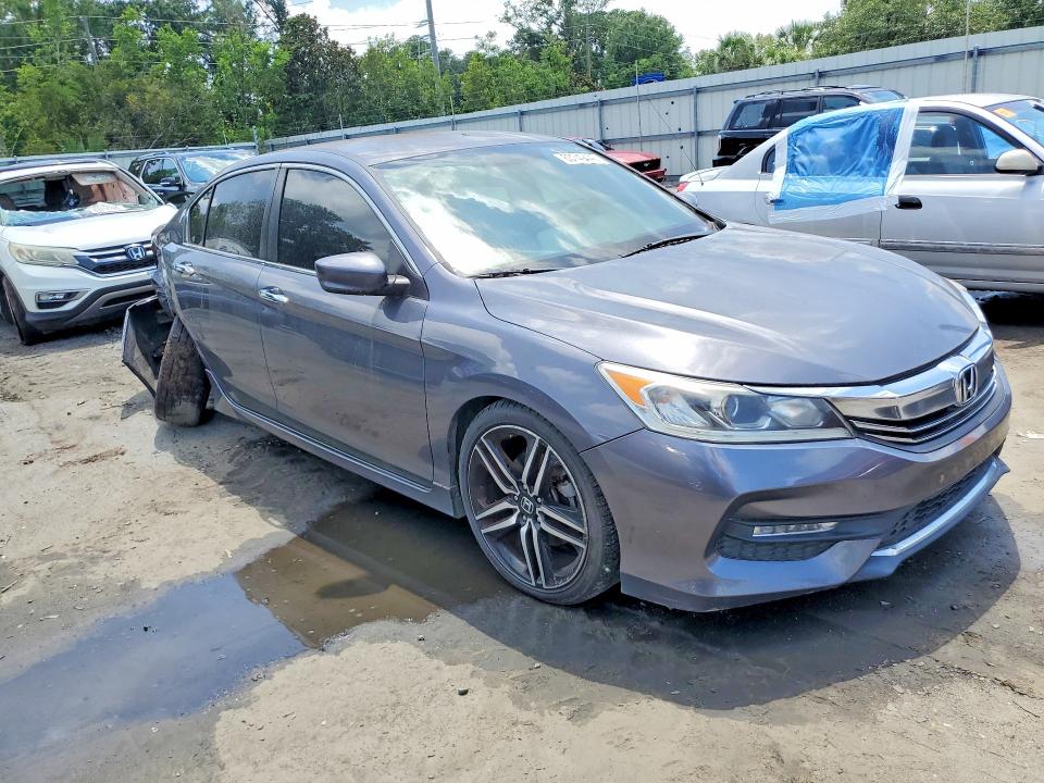 Photo 4 from auction – 2017 HONDA ACCORD with VIN 1HGCR2F55HA281396