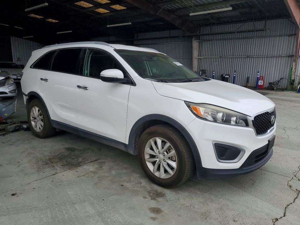 Photo 4 from auction – 2016 KIA SORENTO with VIN 5XYPG4A59GG054445