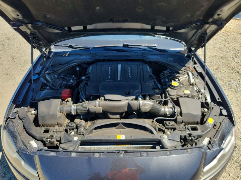 Photo 11 from auction – 2016 JAGUAR XF with VIN SAJBG4BV5GCY09606